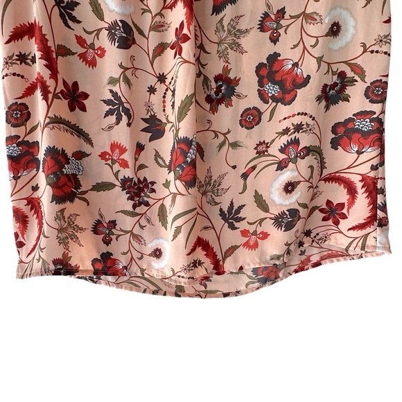 LOFT | NWOT SLEEVELESS FLORAL PLEATED TOP | SIZE: MEDIUM/PETITE - Picture 5 of 8